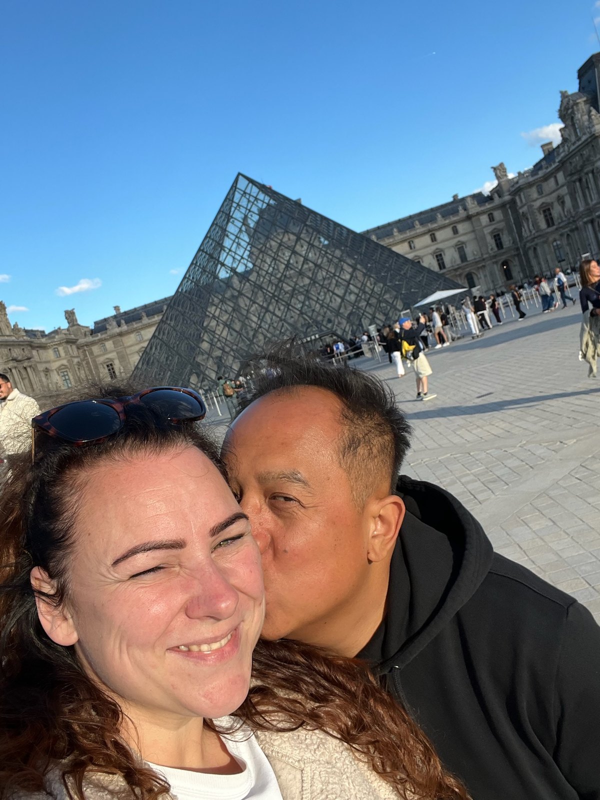 Frank Oonk en Miriam Kemerink samen in Parijs, 2026